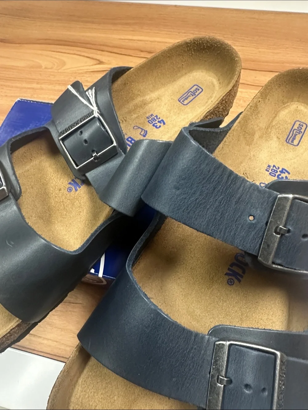 Men’s Birkenstock Arizona Size 43 Regular Width Slight Defect Brand New!!
